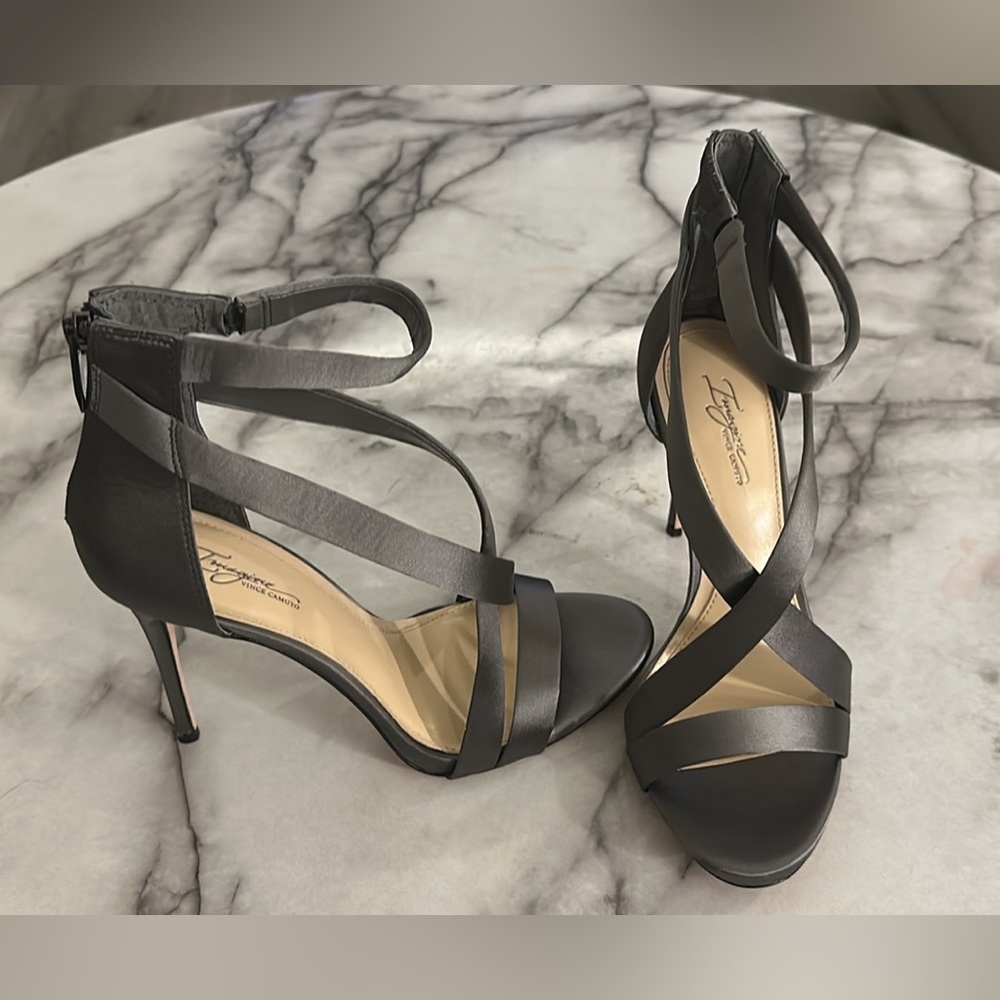 Vince Camuto size 9 heels